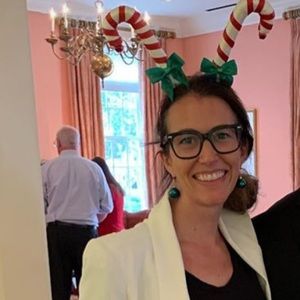 Meet your Posher, Lora